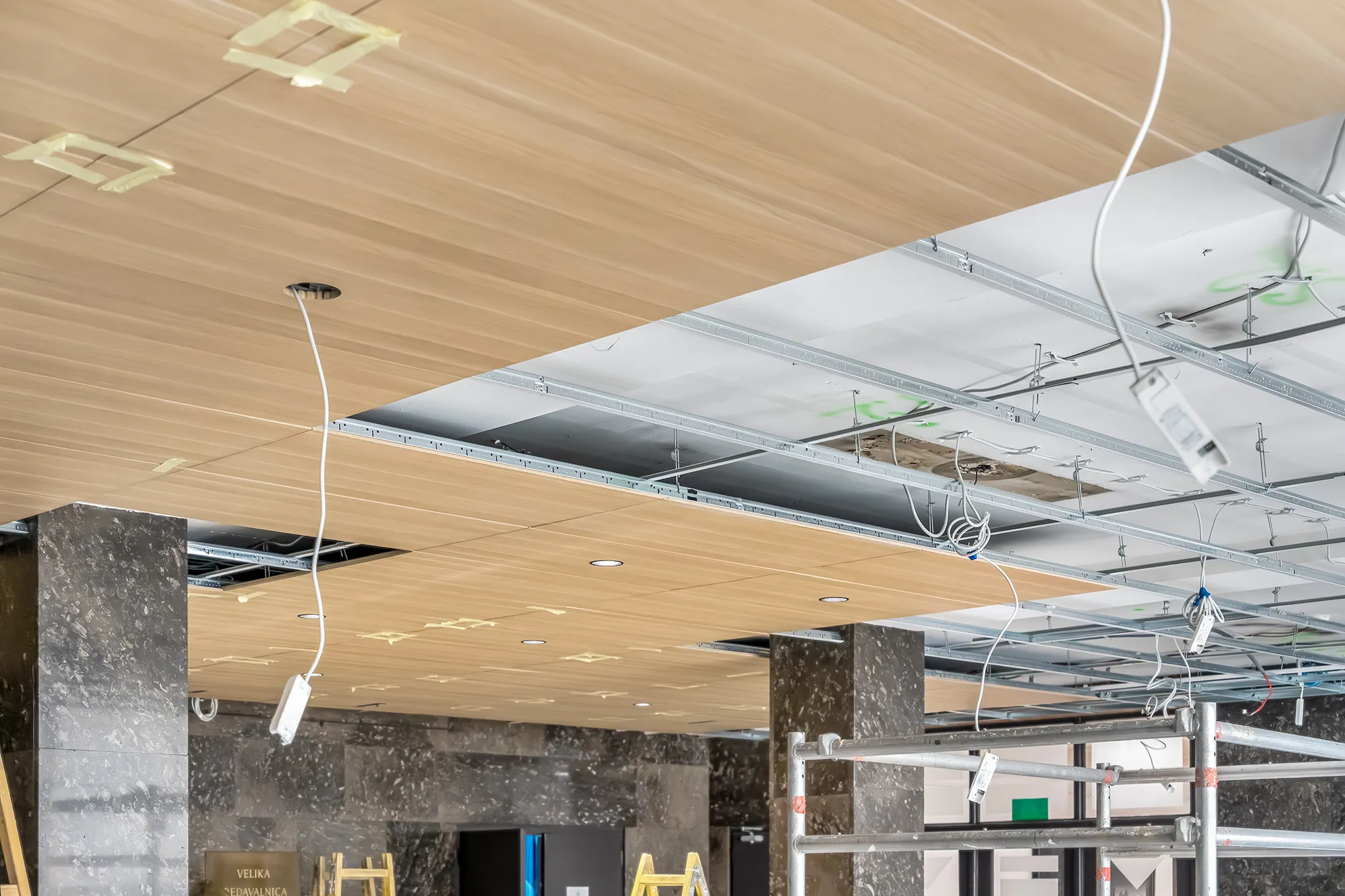 akusticni-strop-institut-jozefa-stefana_CC04620